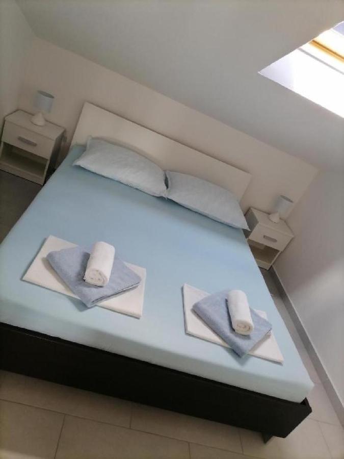 Apartman Sutalo Komarna Exterior photo