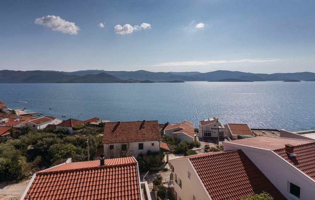 Apartman Sutalo Komarna Exterior photo