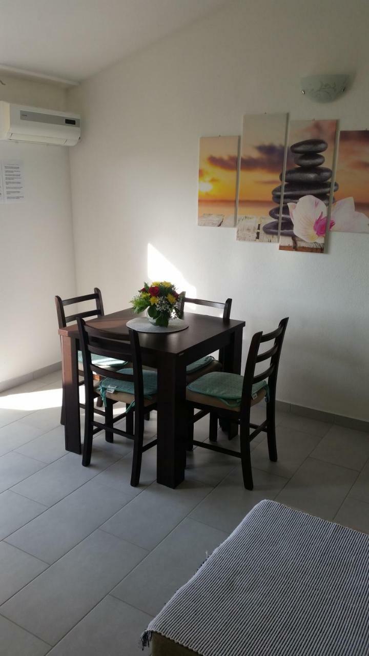 Apartman Sutalo Komarna Exterior photo